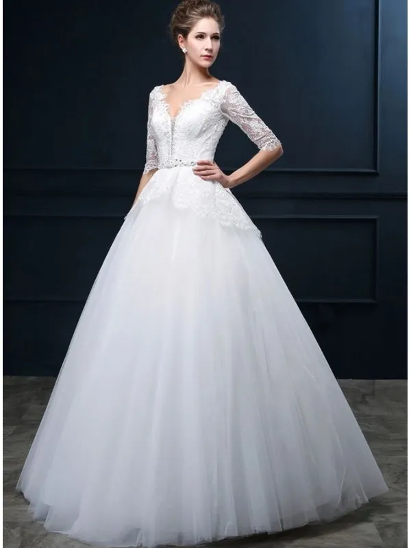 Abito da Sposa online con maniche in Pizzo scollato dietro con corpetto ricamato