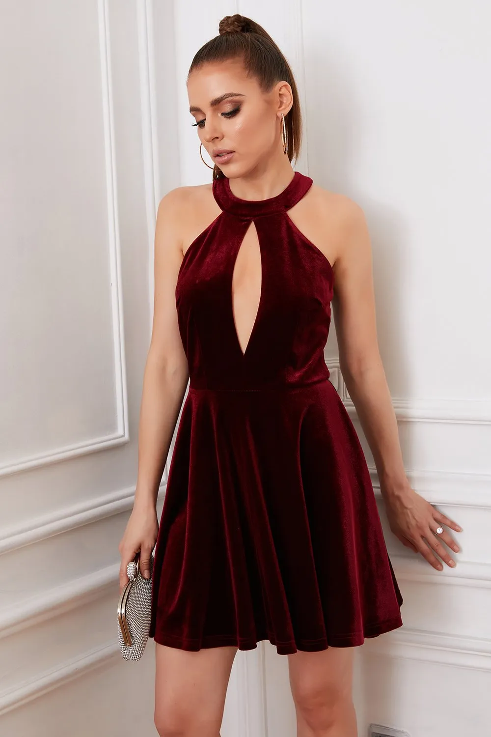 Abito in velluto mini buco della serratura Halter bordeaux
