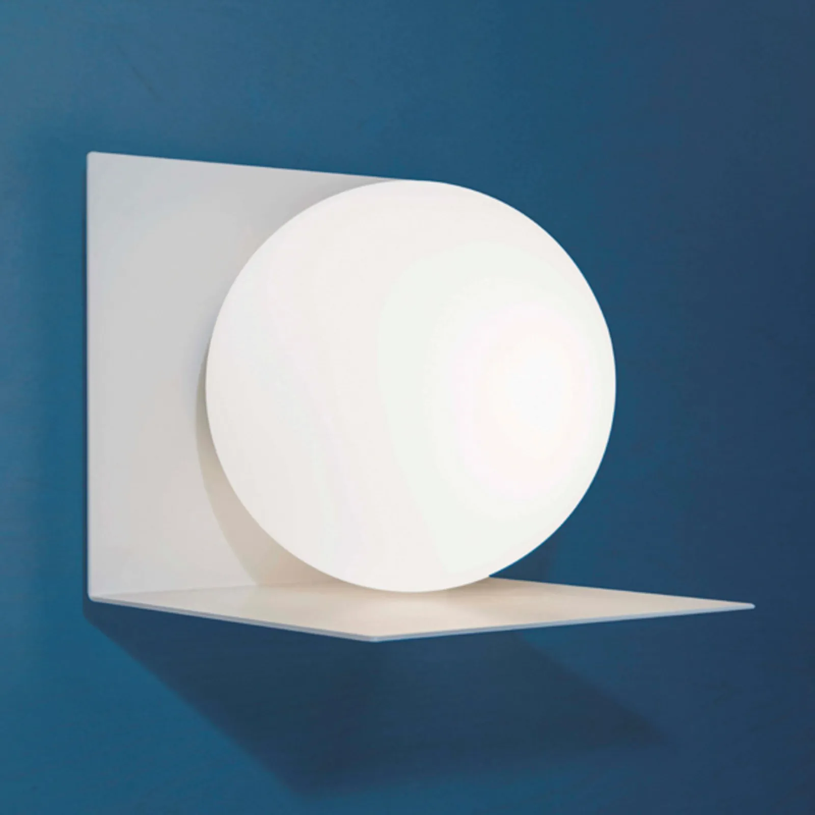 Applique Balance, globo destro, bianco