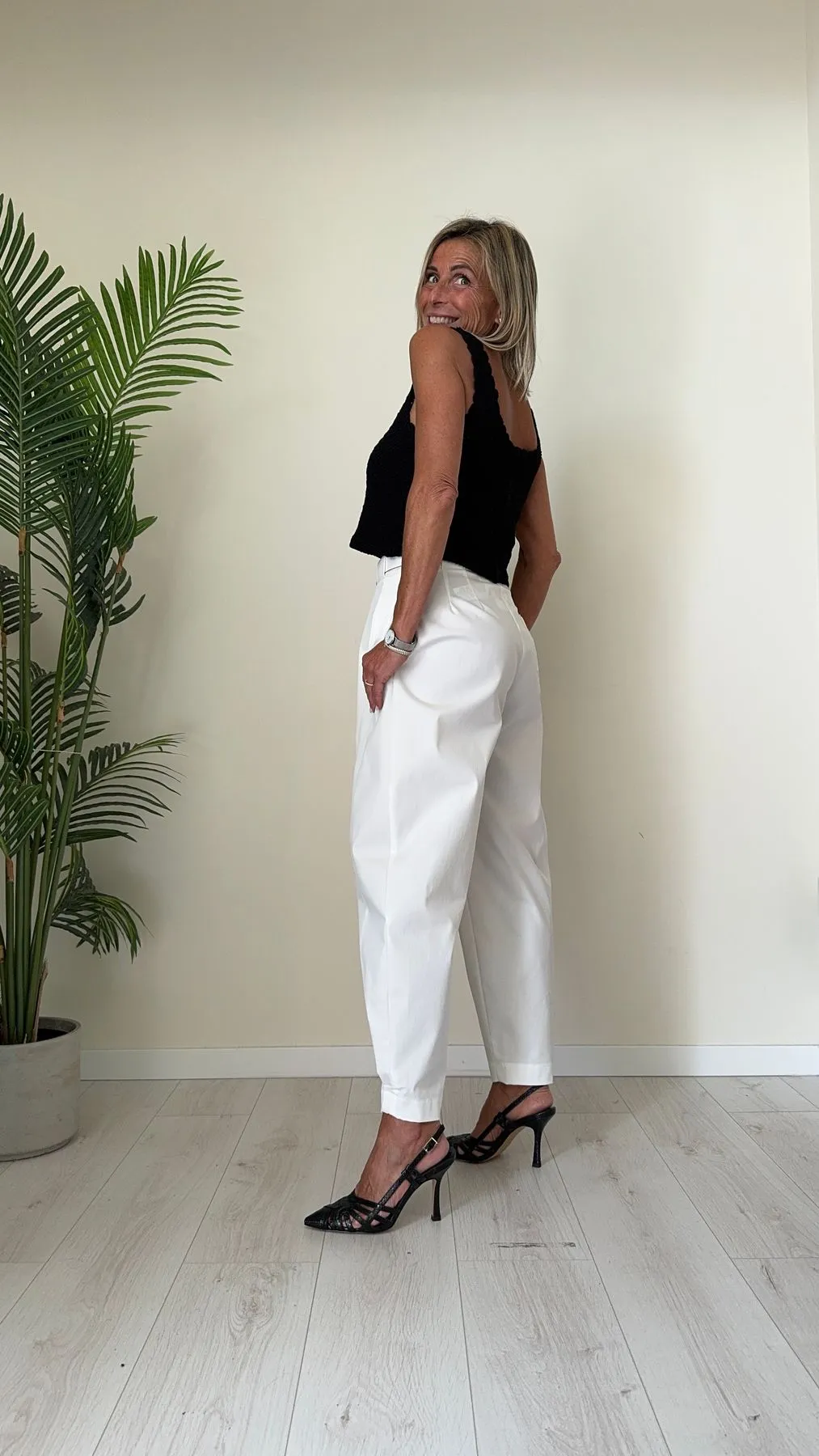 DAFNE - CHX5147P19 - TOP UNCINETTO CON BOTTONCINI